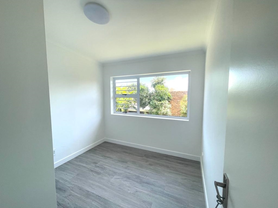 To Let 3 Bedroom Property for Rent in Protea Valley Western Cape